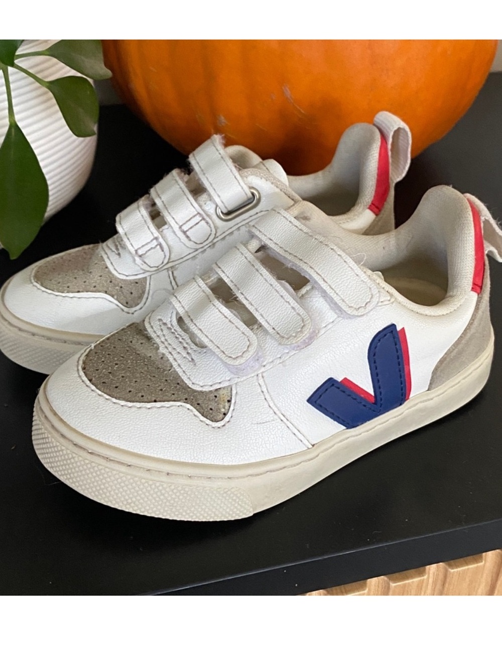 Veja Velcro kids leather sneakers